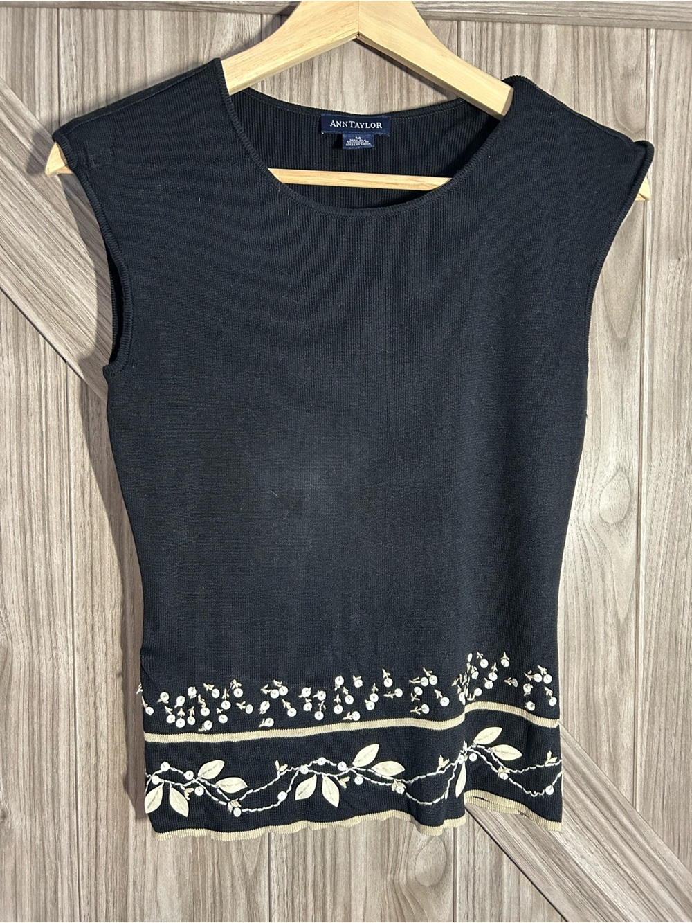 VTG Ann Taylor 100% Silk Knit Embroidered Floral Hem Sweater Shell Tank  M 16”
